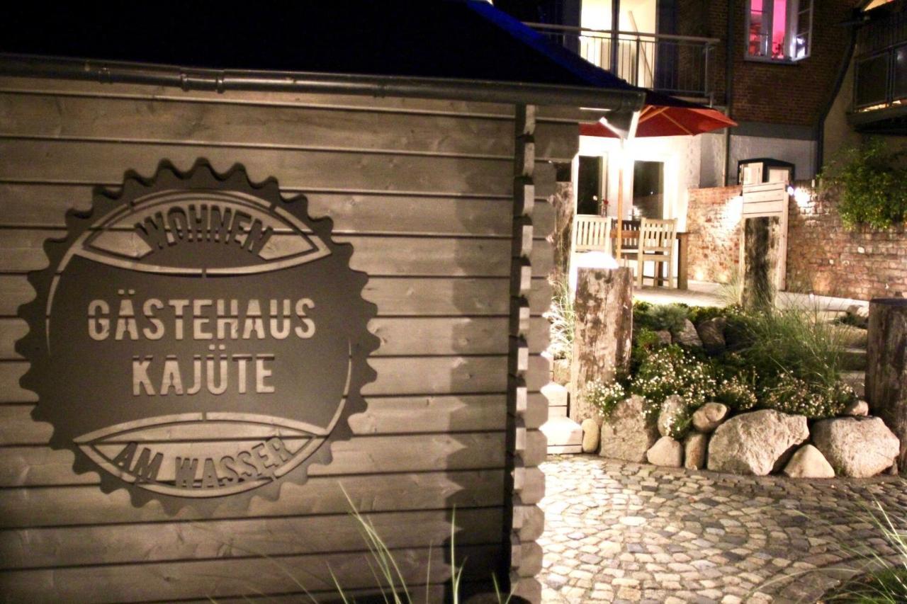 Gaestehaus Kajuete Direkt Am Wasser Friedrichstadt Zewnętrze zdjęcie