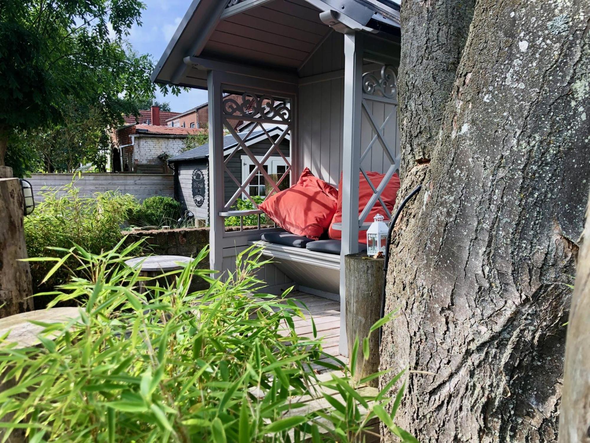 Gaestehaus Kajuete Direkt Am Wasser Friedrichstadt Zewnętrze zdjęcie