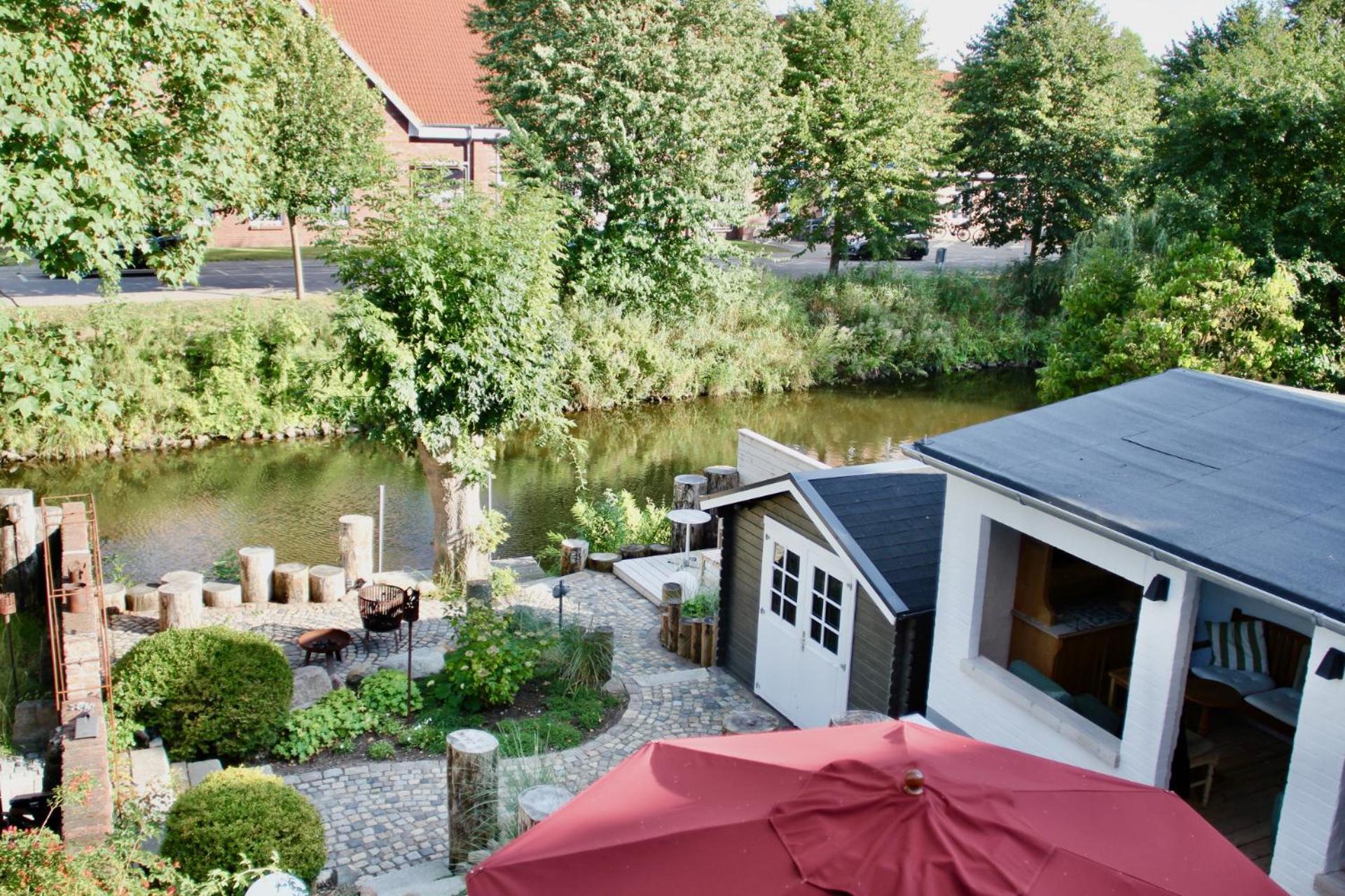Gaestehaus Kajuete Direkt Am Wasser Friedrichstadt Zewnętrze zdjęcie